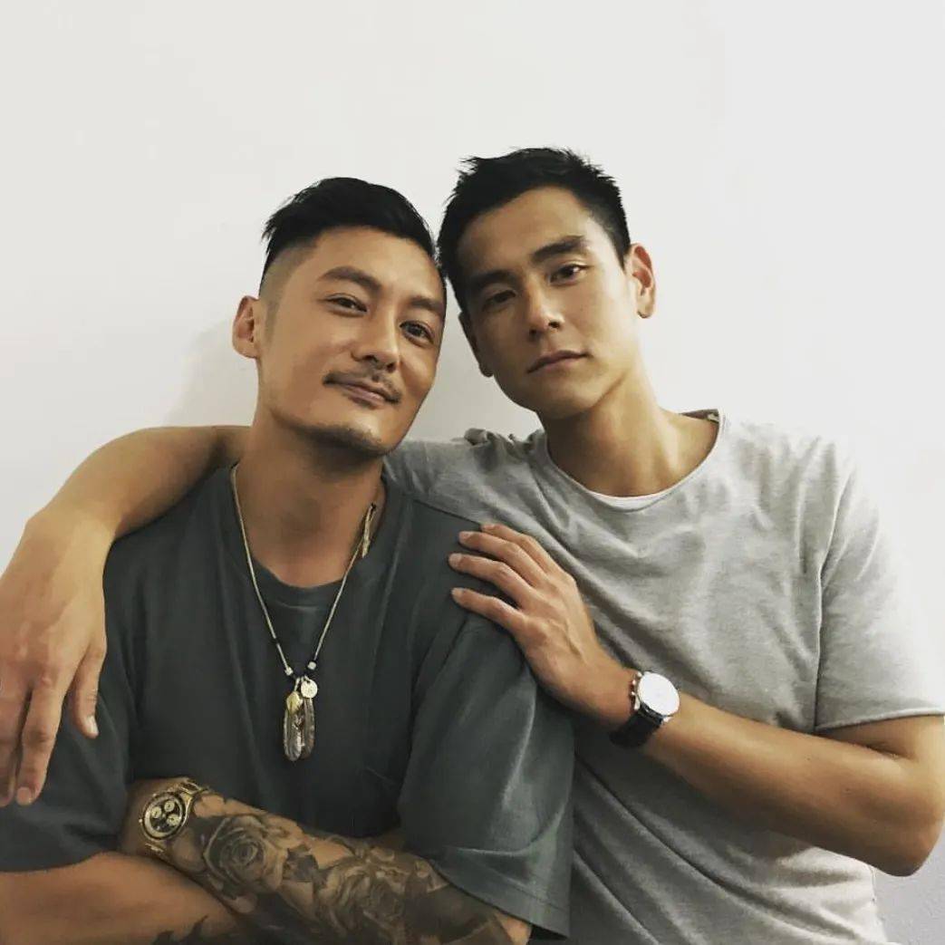 无数明星曾佩戴过 goros 家的鹰羽项链,余文乐,木村拓哉,这些男明星的