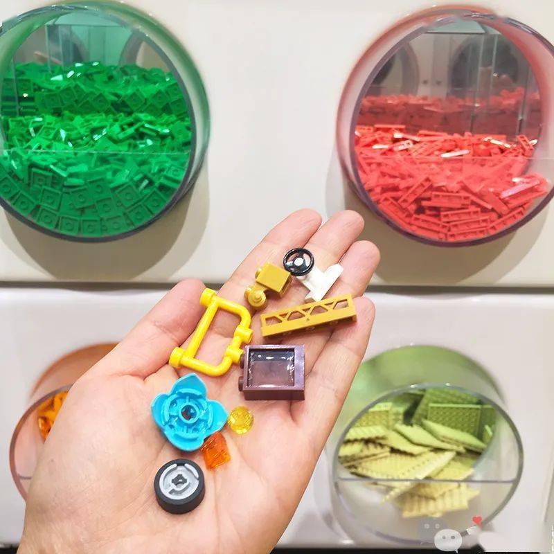 3. 乐高店零件墙(推荐指数:☆☆☆☆)