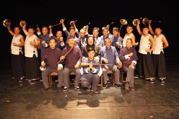 女艺人表演惊艳众人_周海艳_唢呐_演出