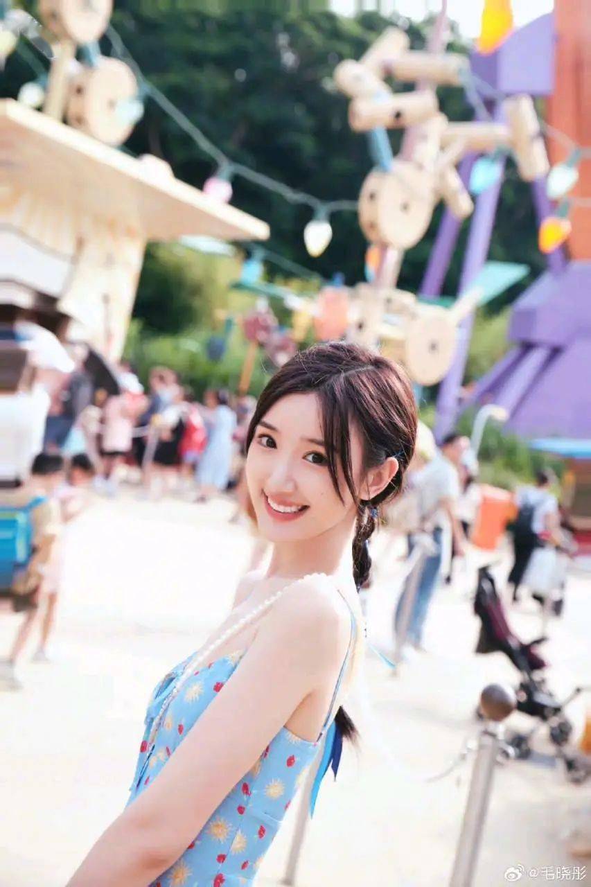 邓伦复出了?毛晓彤截胡赵丽颖?赵今麦整容失败?邓为被防爆?