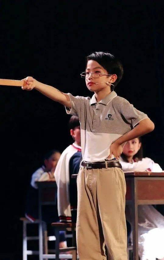 刘凝庥 饰 贾美丽 王玺淳 饰 袁亮王腾屿 饰 杜子腾 颜诗文 饰 马春兰