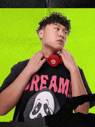 t》邓典果ddg001号人物代表作:《凹造型》,《新西部爱情》,《没取名的