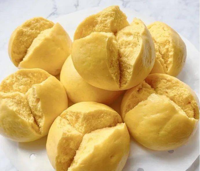 南瓜馒头这样做,不用一滴水,个个松软香甜不塌陷_面团_开花_酵母