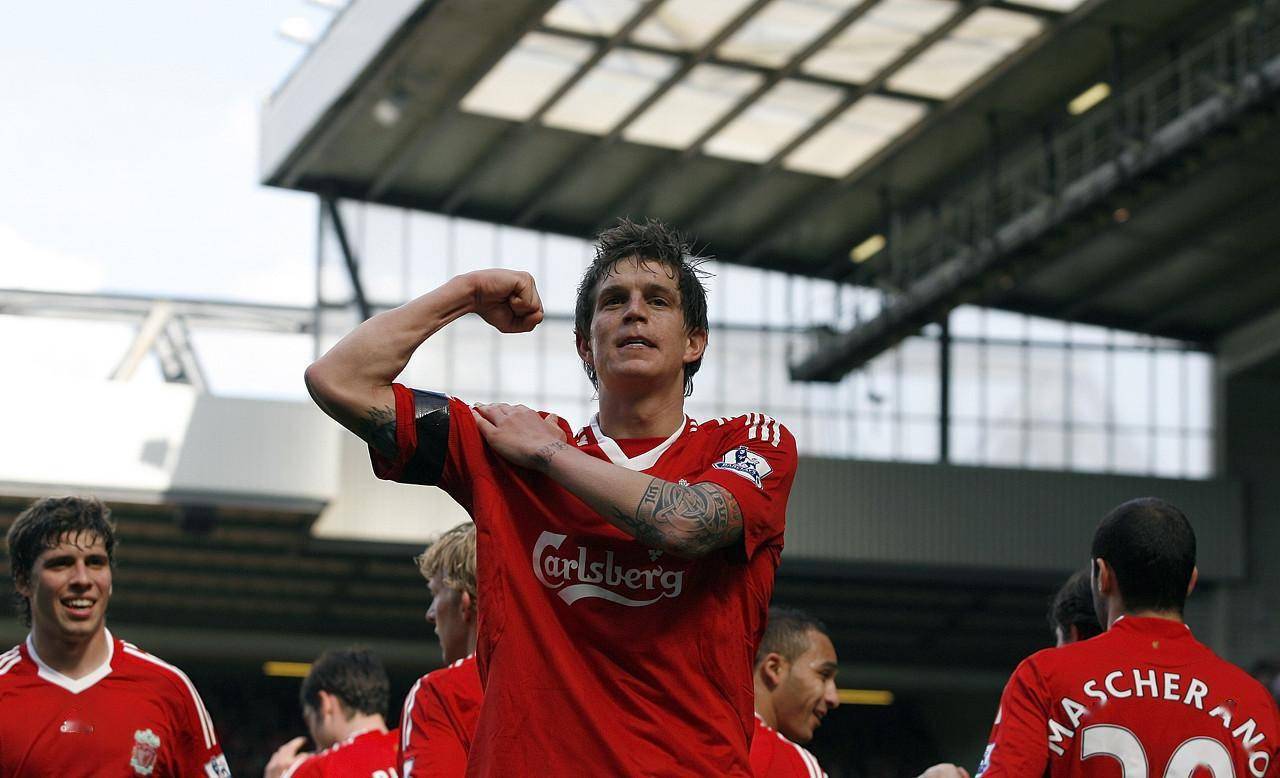 阿格谈文身ynwa:12年有人称我会为钱离开,但我选择留在利物浦_其他