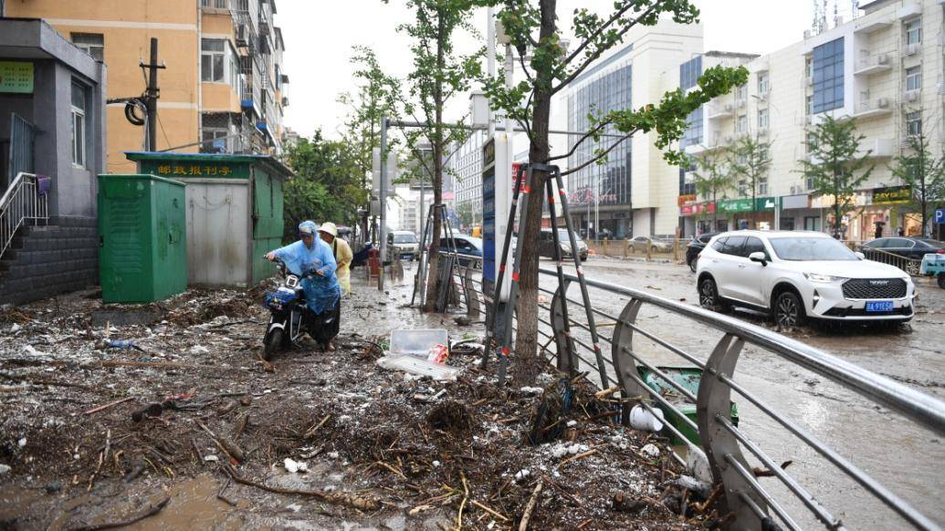 中央气象台：预计今天京津冀等地强降雨明显减弱，但有分散性暴雨