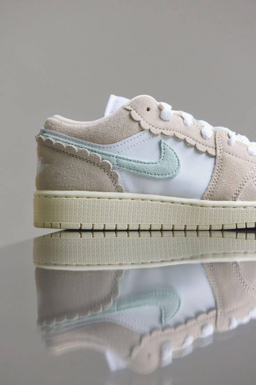 jordan 1 low se gs "guava ice"|soar 限量发售_的设计_少女_鞋带