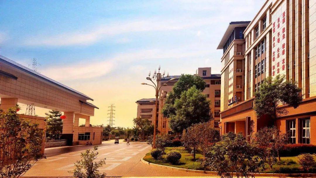 东华初级中学招生情况_东华初级中学改扩建工程_东莞市东华初级中学