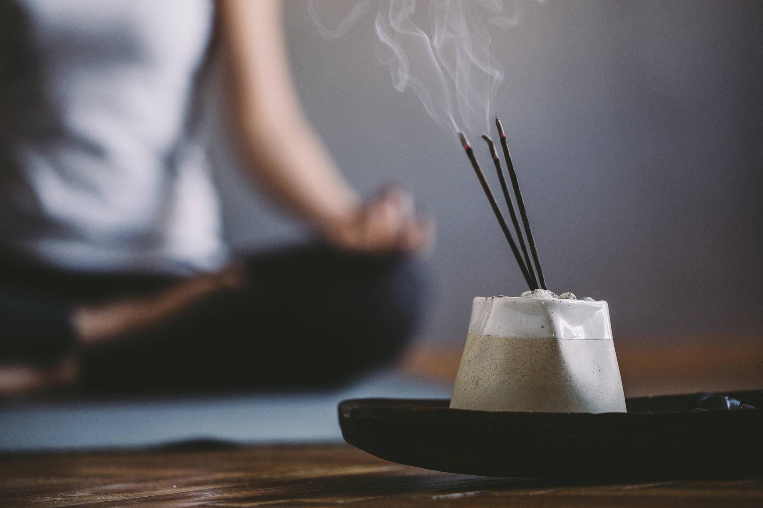 冥想拯救不了年轻人的焦虑