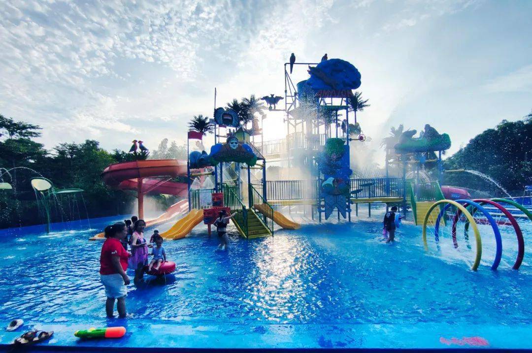 除了游泳馆,玉林克拉湾水上乐园,马尔代夫水上乐园,陆川九龙山庄