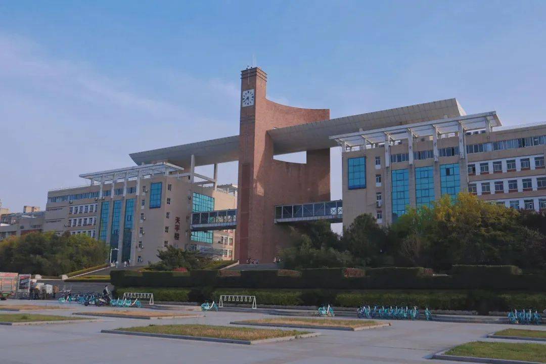 西北政法大学校园图片图片