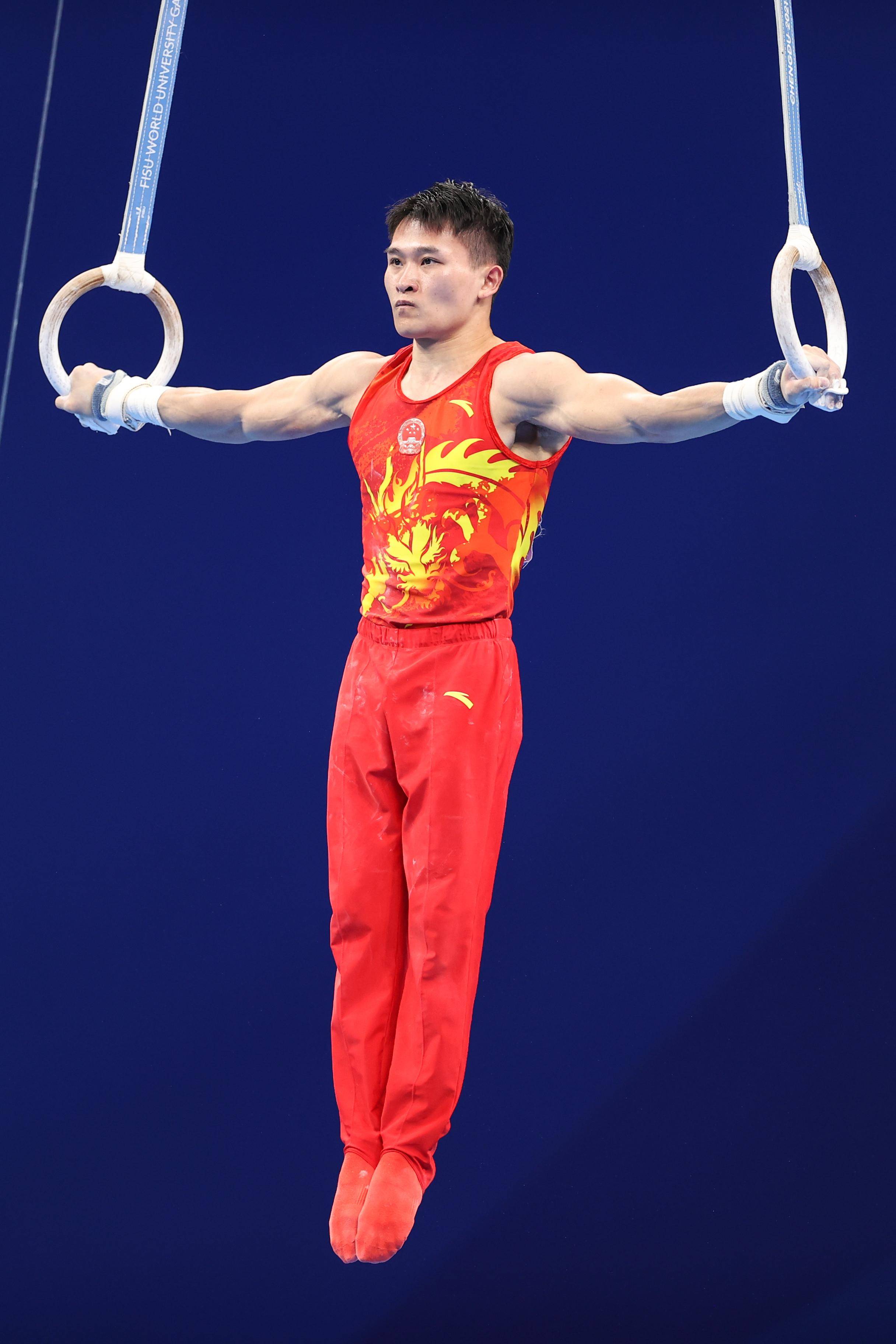 当日,在成都举行的第31届世界大学生夏季运动会体操项目男子吊环决赛
