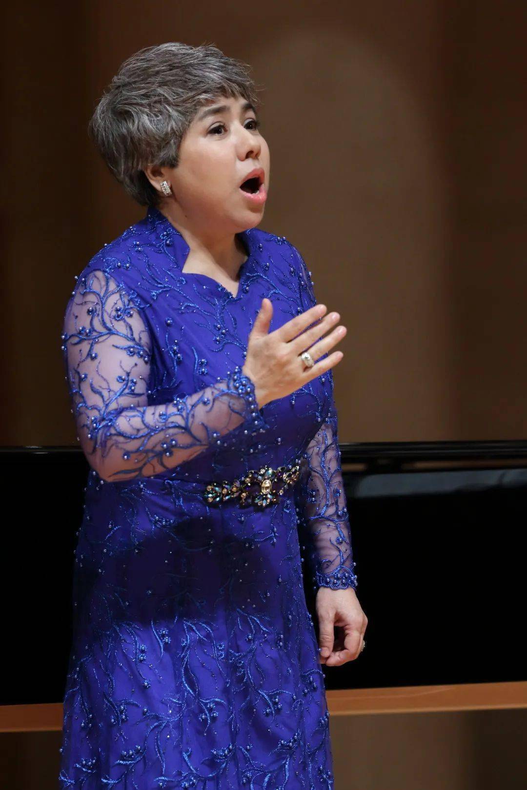 中国夜莺 | 聆听"世界级好声音"迪里拜尔!_歌剧_钢琴_音乐会