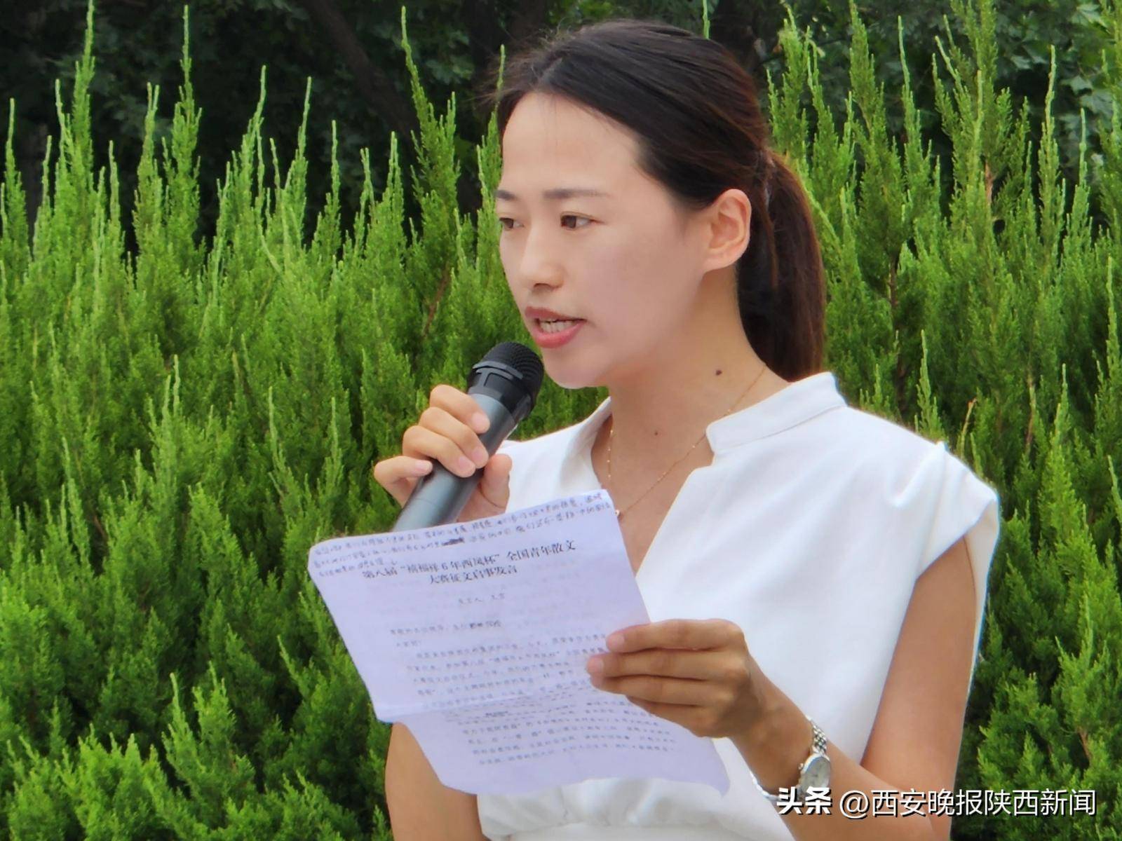 用文笔寻觅"新时代"王雪我是专门开车6个小时,从榆林长途来西安参加