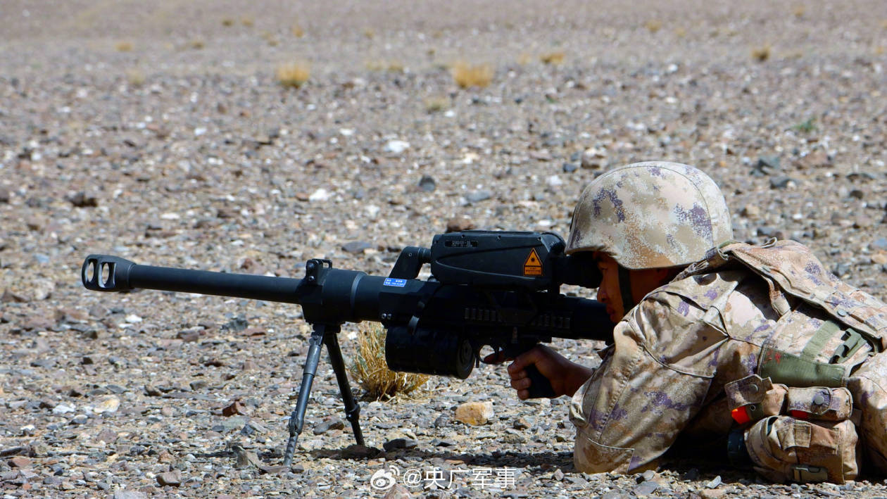 高原腹地,新疆军区某合成团组织开展多火器实弹射击考核_部队_王博峰