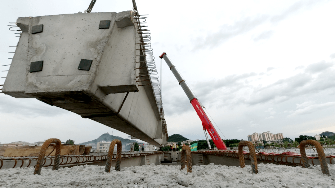 100吨的桥箱稳稳落下,贺州这座新桥即将贯通!_富川_施工_项目