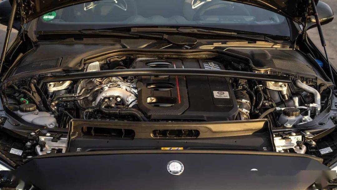 大马力就是V8!AMG C63/E63 混动加持,V8回归 | 酷乐汽车_搜狐汽车_搜狐网