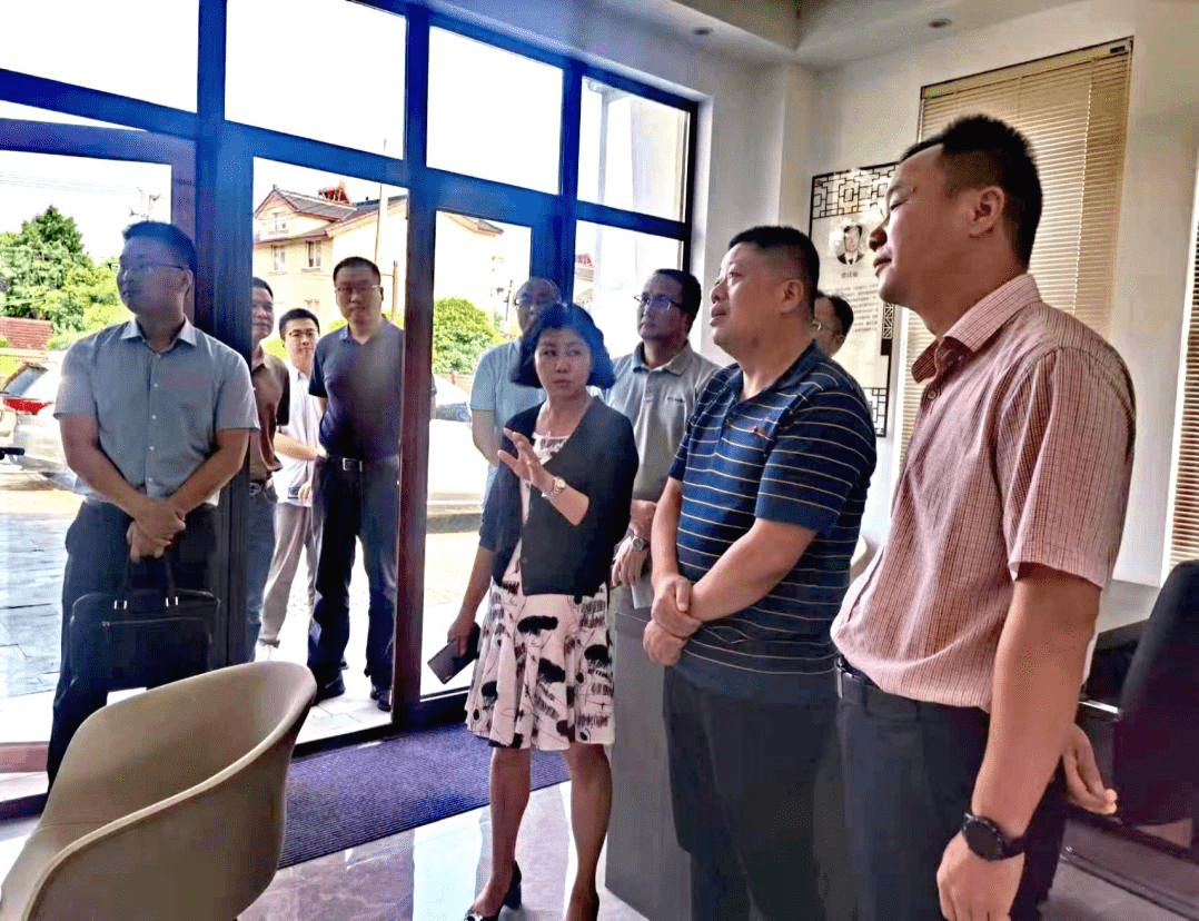 5月18日,人大八坼街道工委牵线八坼中学,八坼小学,绿和苗木专业合作社