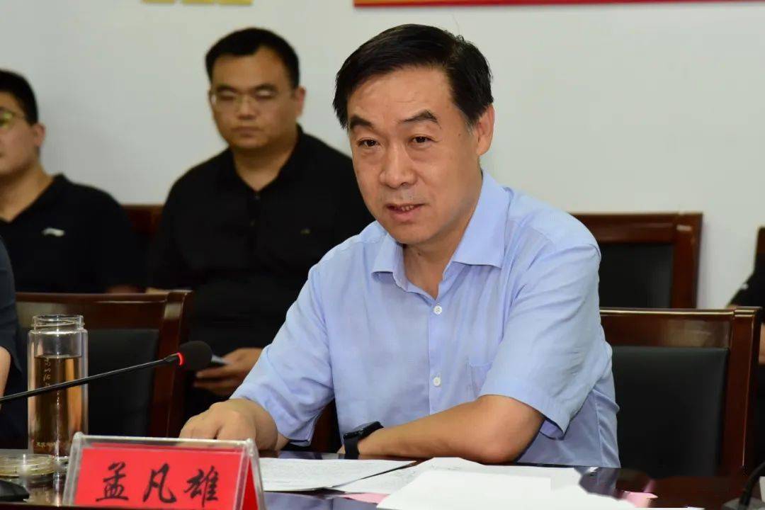 孟凡雄对宋进民一行来曲表示欢迎.