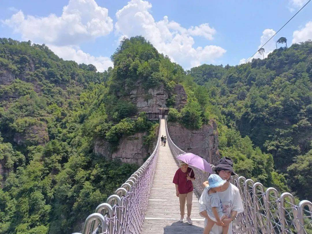 【图说·绍兴】游新昌穿岩十九峰吟留别_游泳_孩子_摄影