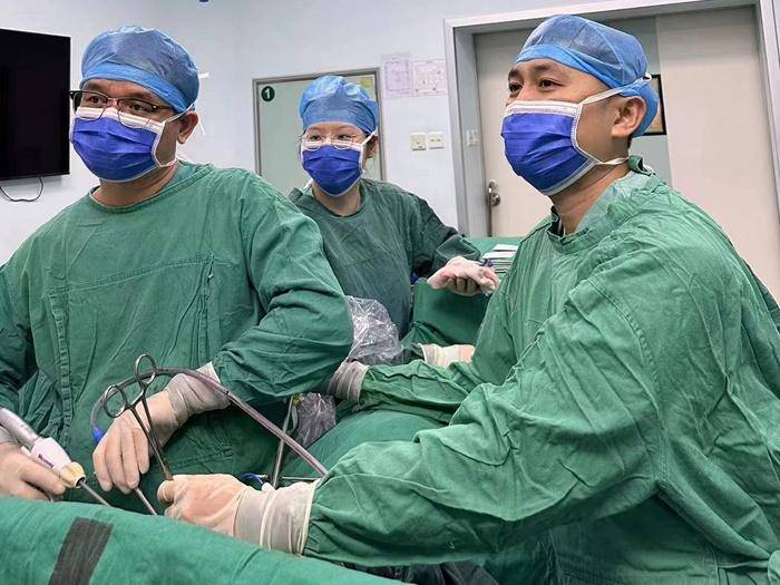 三亚中心医院胸腔镜技术一次解决双肺多发结节