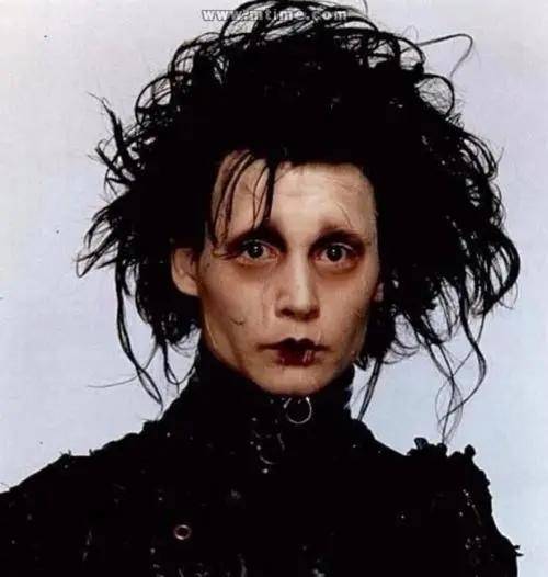 电影《剪刀手爱德华》,展现人性变化的佳作,告诉人们何为内在美_蒂姆