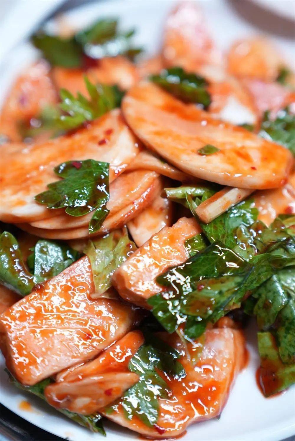 镇宁其他美食丁旗鹅脖与烙锅清明粑美食是镇宁多彩生活中不可或缺的一