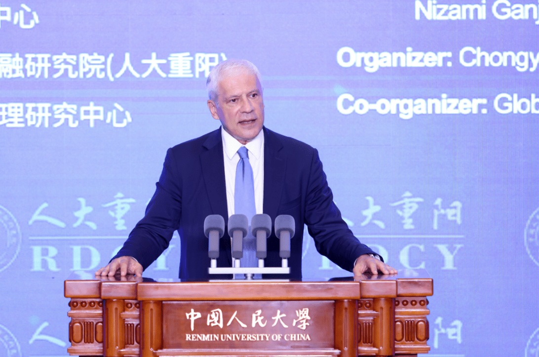 塞尔维亚前总统肯定中国经济表现：5.5%的增速，了不起！