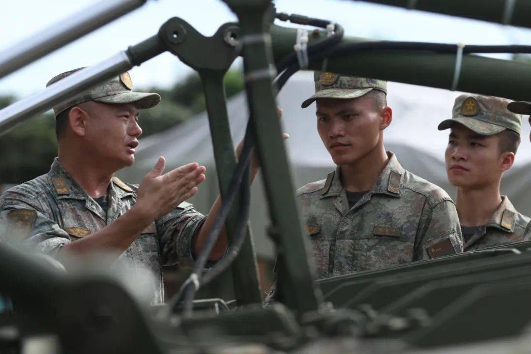 创纪录,开先河,除特情,这位"全军优秀军士"不简单_战车_张景勇_装甲