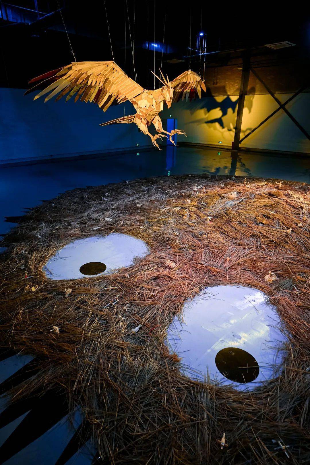 《大鹏与焦冥》艺术装置展览目前也正在c2空间开放中!