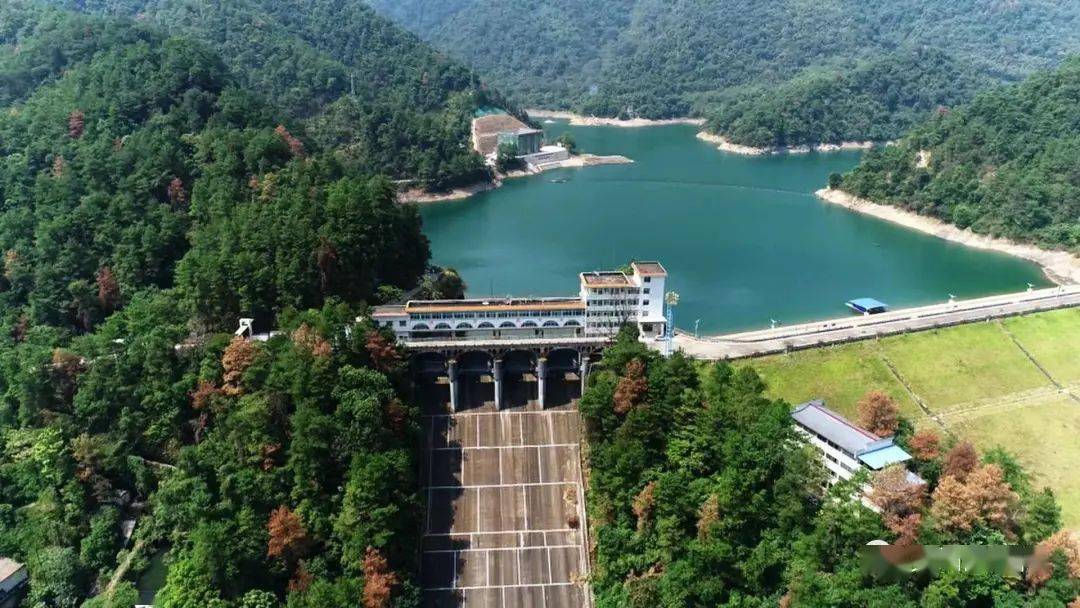 还承担桂林市6城区和灵川县城的城市生活供水,青狮潭水库饮用水供水