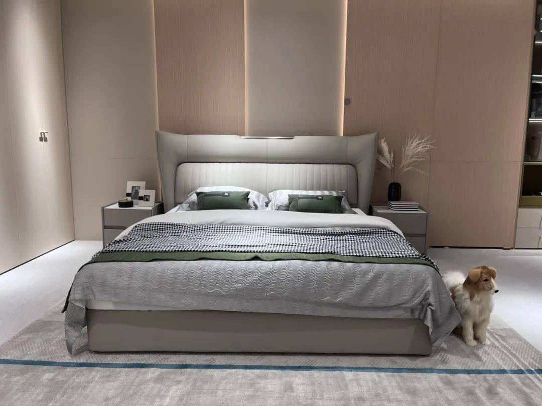 展会直击 | 新锐品牌c位出圈,开展首日爱美家展位人气爆棚!