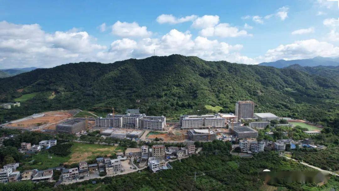 根据从化区政府和市教育局一致达成的协议,广州市第六中学(从化校区)