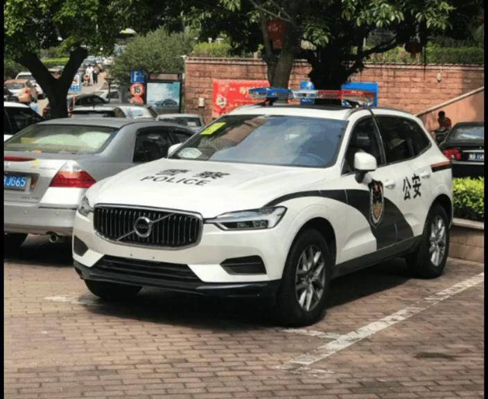 漫画脸 xc60 警车 漫画 沃尔沃汽车体验中心
