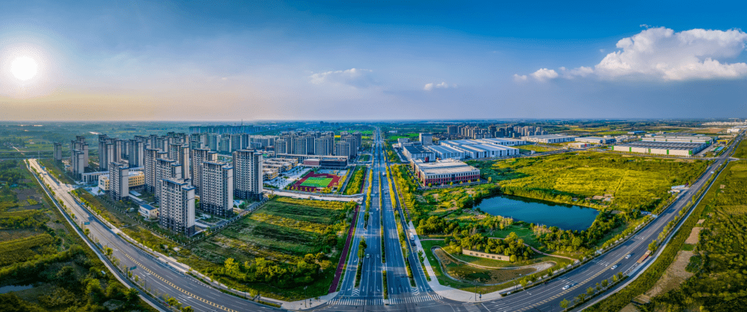 点进来,感受"四城辉映"之下塘新能源汽车城科技创新