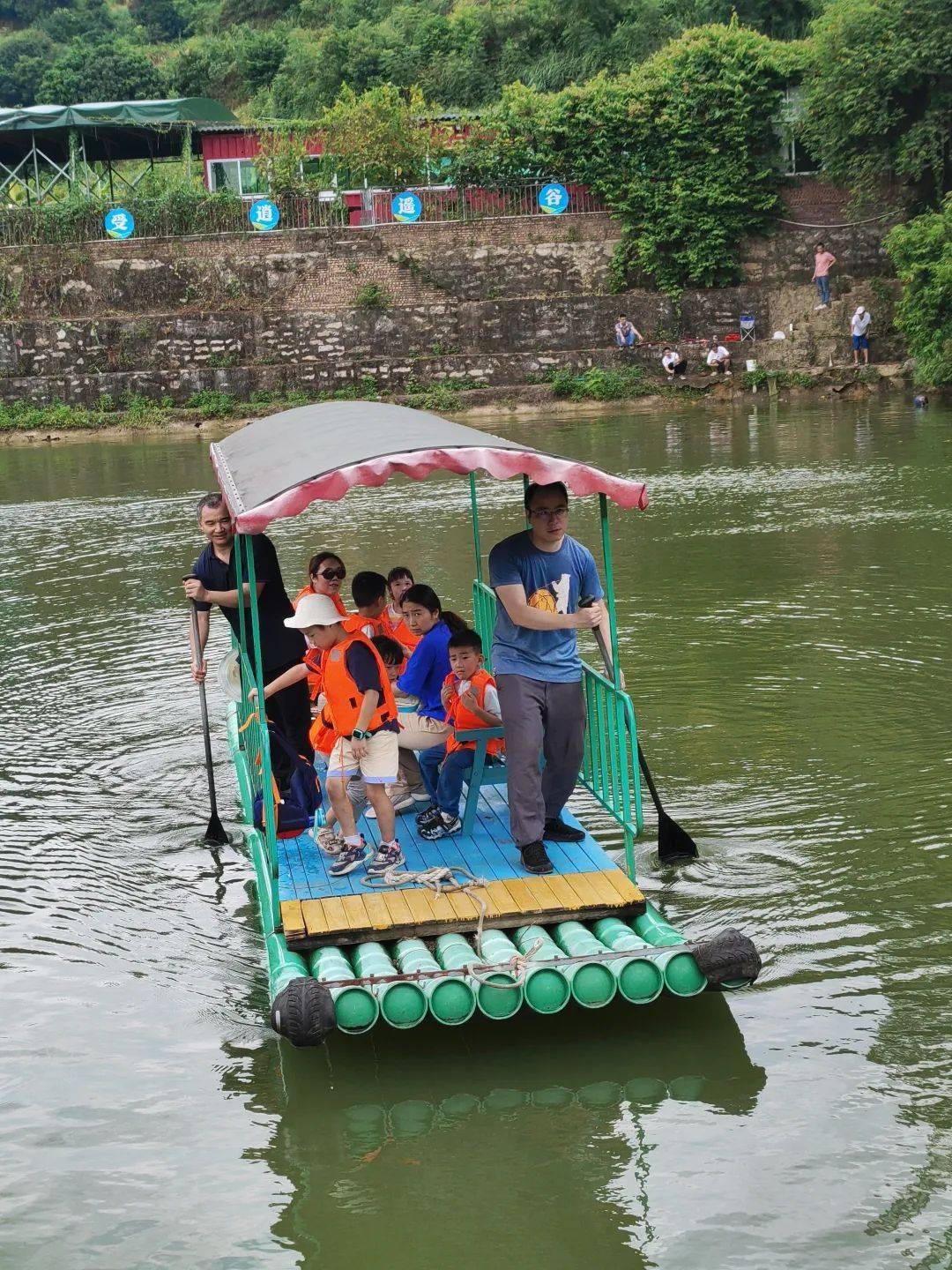 一起石墨豆浆,亲手做出美味的豆浆,了解食物奥秘;一起在碧水蓝天下,撑