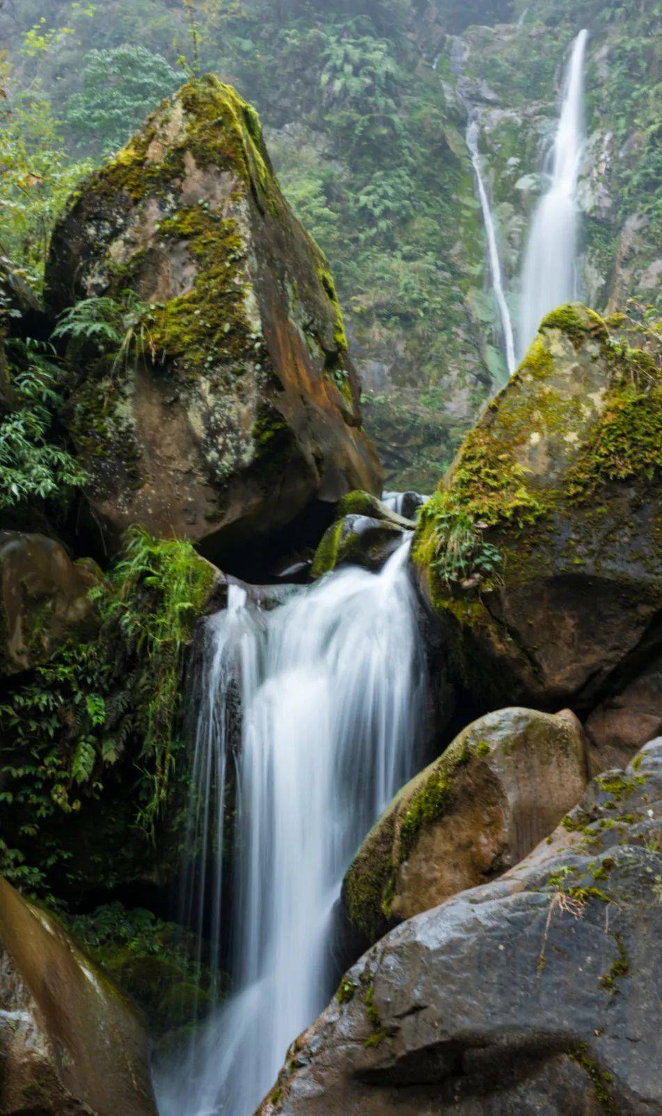高山飞瀑,美哉,壮哉!_瀑布_彭州_岩石