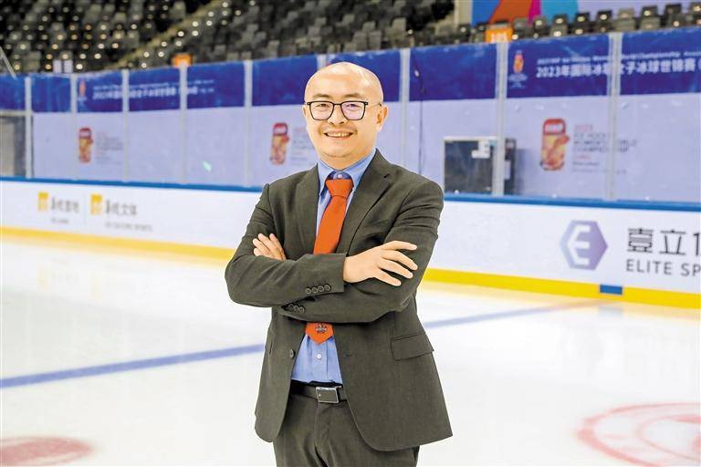 深晚记者专访女冰世锦赛赛事运营周松 "让冰球真正成为深圳名片"_中国