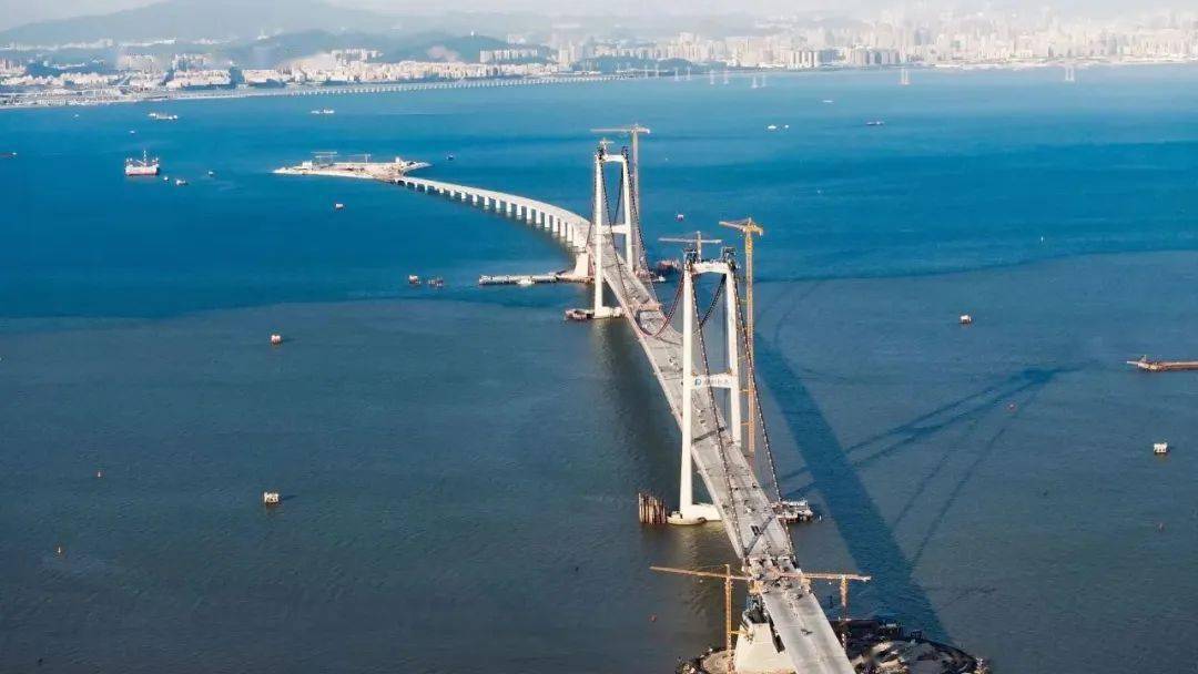 人民日报探访深中通道施工现场→_圆筒_建设_人工岛