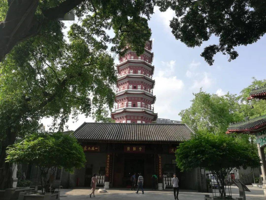 或乘56,58路公共汽车在六榕寺站下08地铁:地铁1,2号线公园前站来源