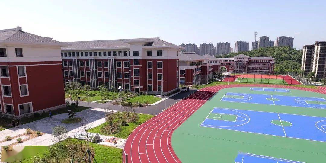 学位为9年一贯制公办学校伍家岗区实验中小学城东校区项目总投资约1
