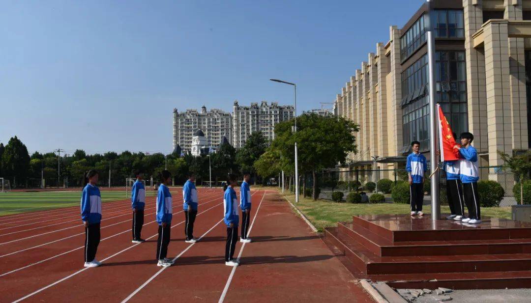 金乡一中举行2023级新生军训暨社会实践活动启动仪式_生活_高中_刘明