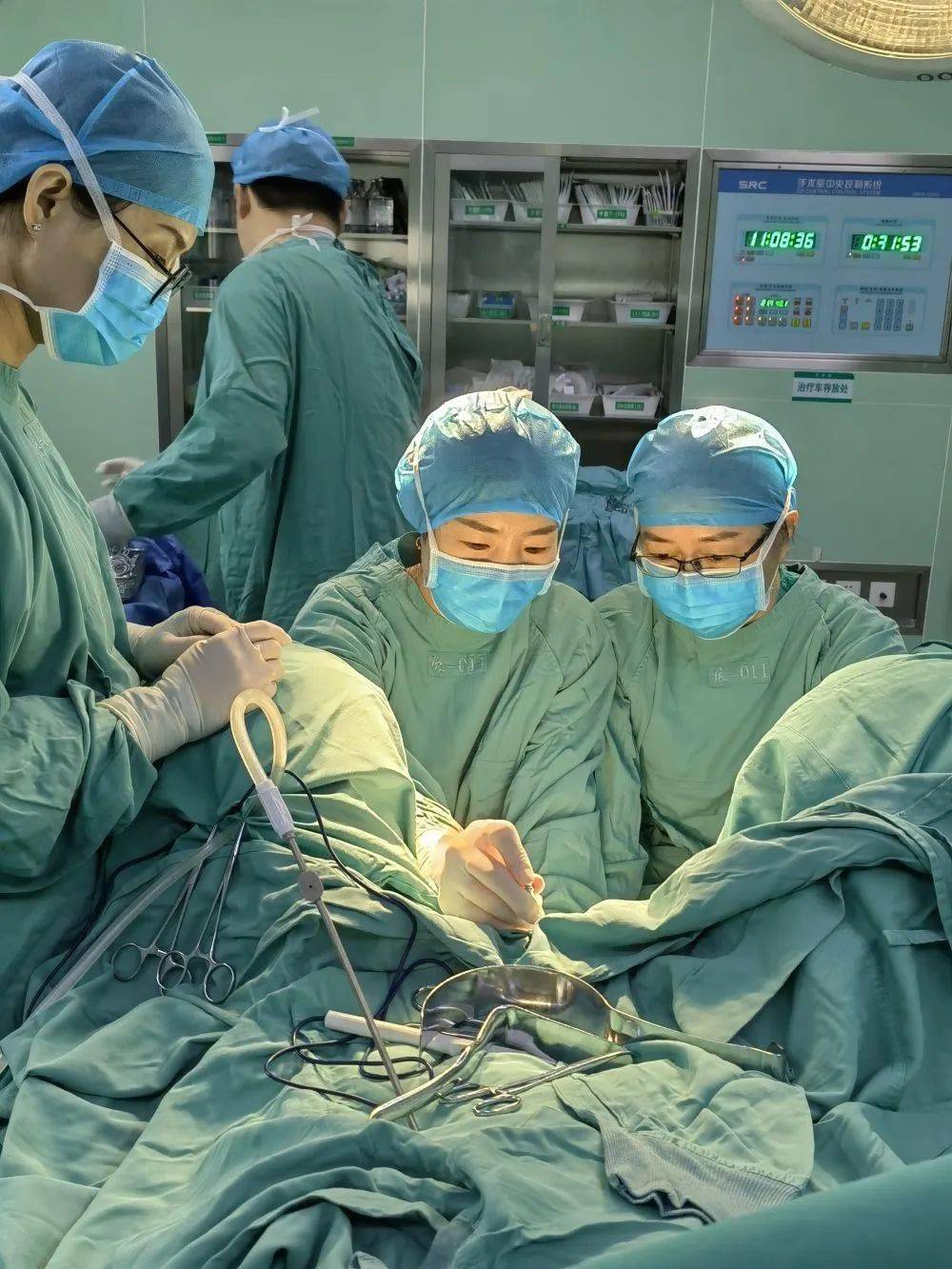 (受访者供图)天津市第一中学党委书记李翠松说,天津市第一中学深化