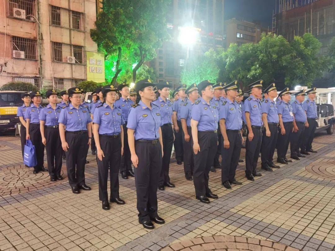 巾帼风采,柔性执法!我市城管执法局女子市容巡查监督队亮相
