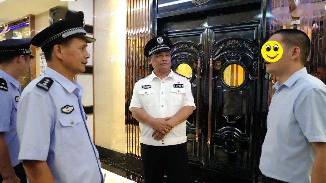 行动期间,市公安局副局长黄福民率队到龙川实地督导