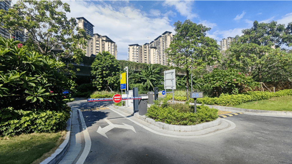 金凤凰广场停车场凤岭公园停车场新桂公园停车场快来看看吧~正式投入