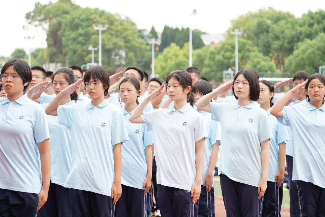 少年英姿飒 | 长沙市一中2023年新生军训胜利闭营!