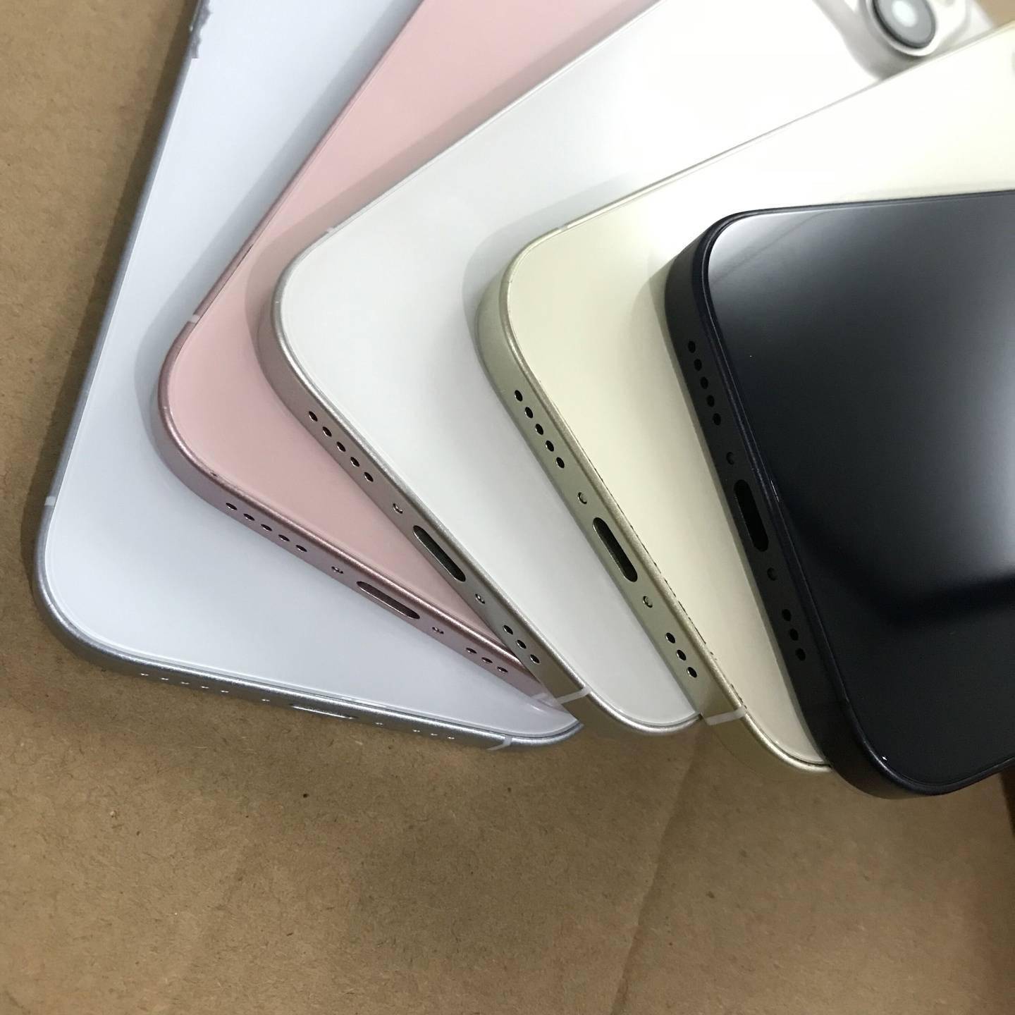 苹果 iPhone 15 和 iPhone 15 Pro 机模展示 新机颜色外观曝光图片 第7张