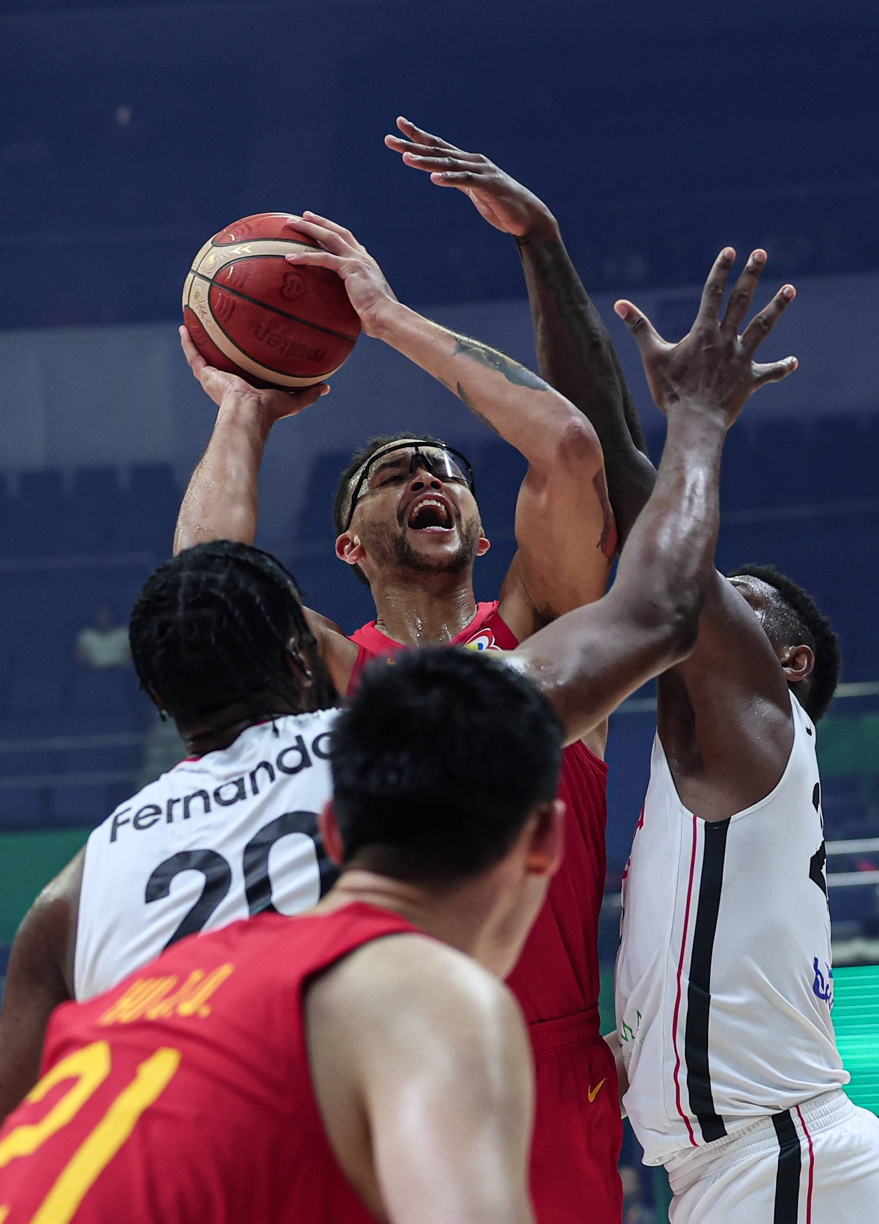 (体育)篮球——世界杯:中国队胜安哥拉队_比赛_新华社_吴壮