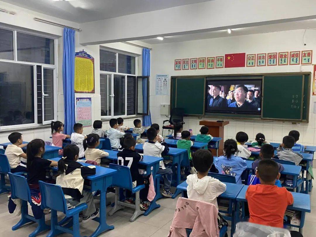 舍伯吐中心校开展"弘扬抗战精神 传承红色基因"纪念抗日战争胜利主题