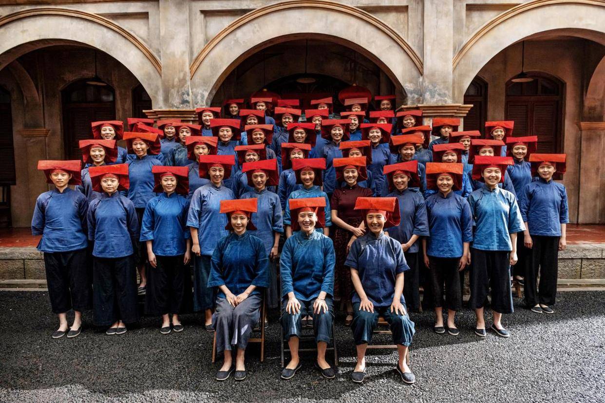 由《小娘惹》原班人马打造,肖燕,戴向宇,岳丽娜,徐梵溪领衔主演的华人